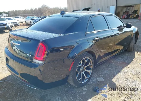 2015 Chrysler 300 300S z USA, uszkodzony, nr VIN 2C3CCABG0FH853608